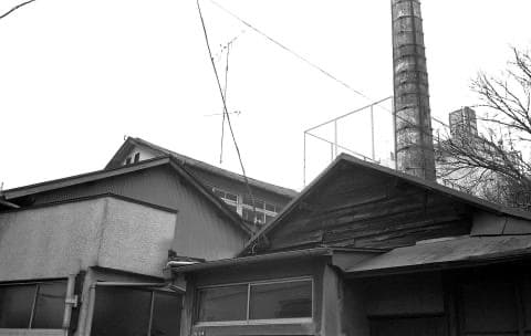 創業当時の新井湯（白黒のアーカイブ写真）