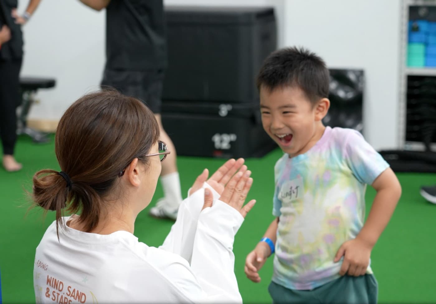 Athletic Academy で遊びながら運動する子ども